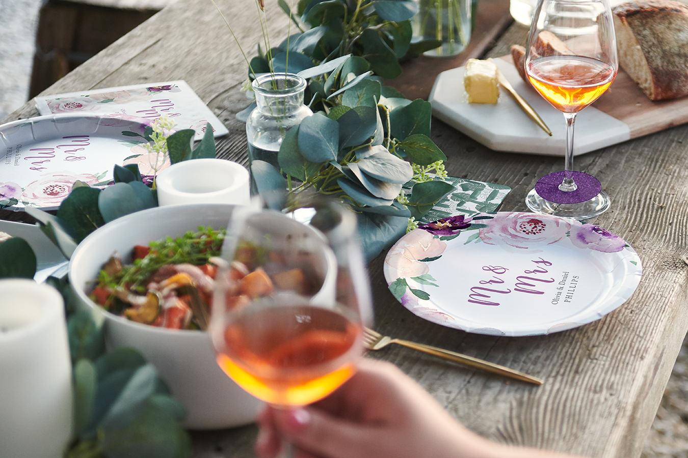 Design your décor and favours to match, and make your dream wedding come true